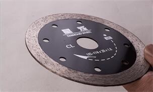 对金刚石圆锯片所用基体及锯齿构造特性分析 对金刚石圆锯片所用基体及锯齿构造特性分析