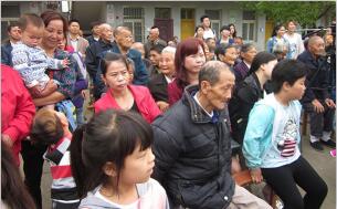 人人献出一点爱 人间处处是春天 人人献出一点爱 人间处处是春天