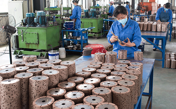 烧结金刚石锯片使用过程中注意事项 烧结金刚石锯片使用过程中注意事项