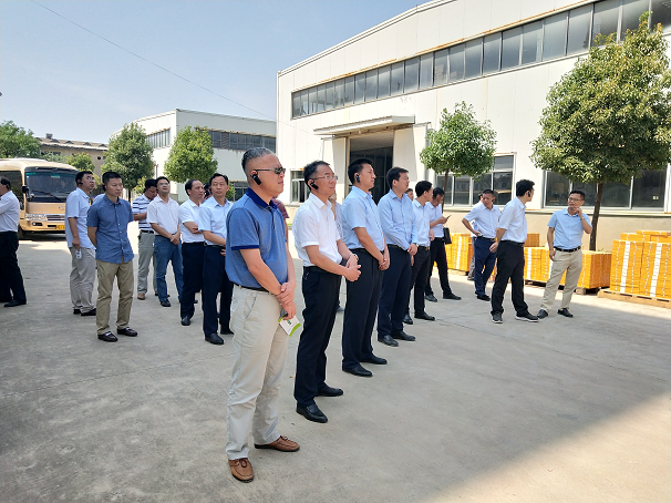 鄂城区区委书记刘厚文等一行领导来湖北昌利公司视察 鄂城区区委书记刘厚文等一行领导来湖北昌利公司视察