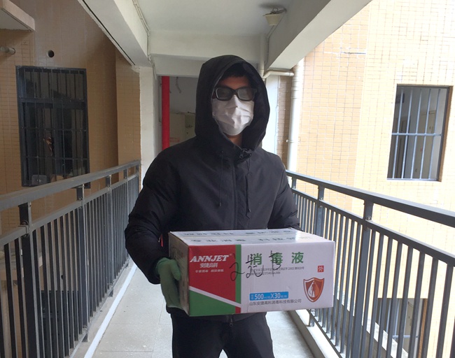 湖北昌利的这个普通家庭,一家三口都是志愿者 湖北昌利的这个普通家庭,一家三口都是志愿者