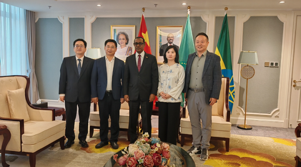 埃中商务论坛聚焦埃中经贸发展与投资机遇,湖北昌利公司受邀参加埃中商务论坛! 埃中商务论坛聚焦埃中经贸发展与投资机遇,湖北昌利公司受邀参加埃中商务论坛!