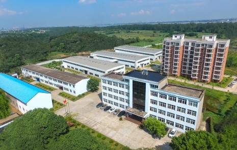 湖北昌利公司连续25年荣获“守合同重信用企业”,始终将诚信经营放在第一位! 湖北昌利公司连续25年荣获“守合同重信用企业”,始终将诚信经营放在第一位!